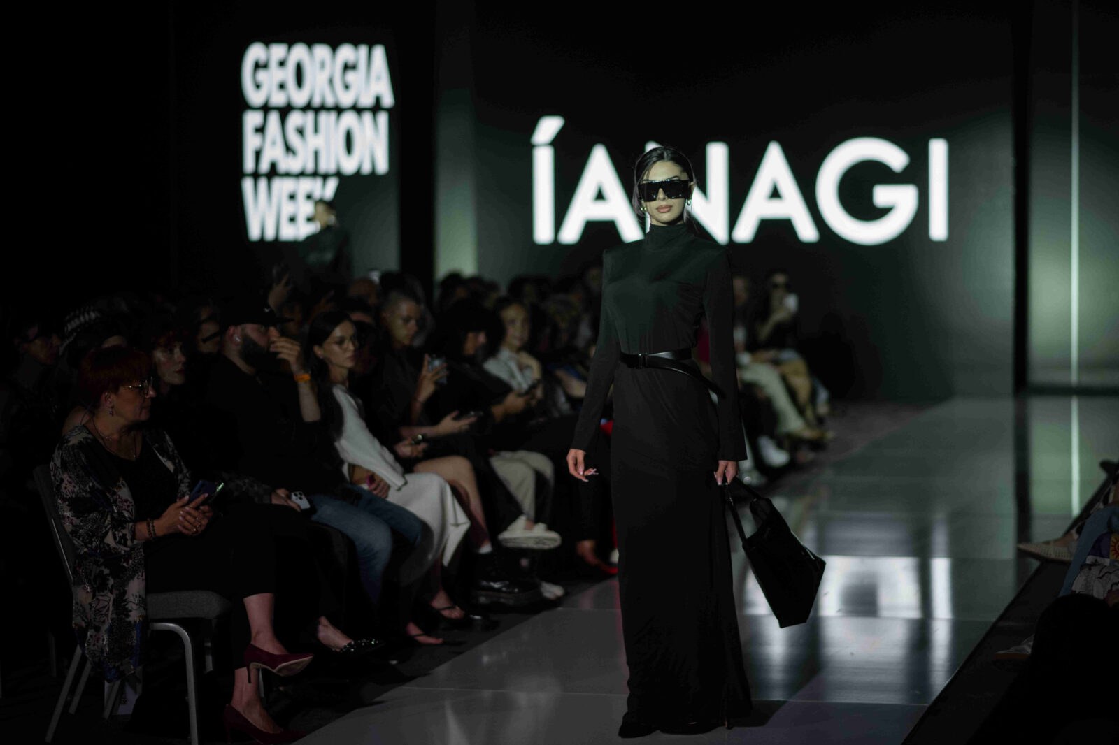 ianagi-long-black-dress-silhouette