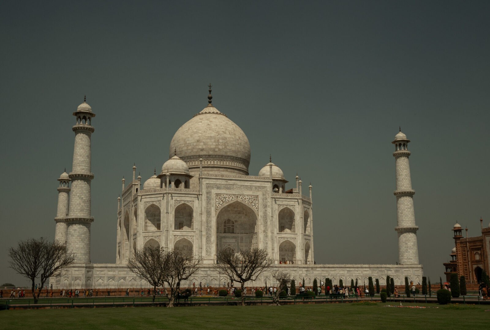 Atmosphere at Taj Mahal