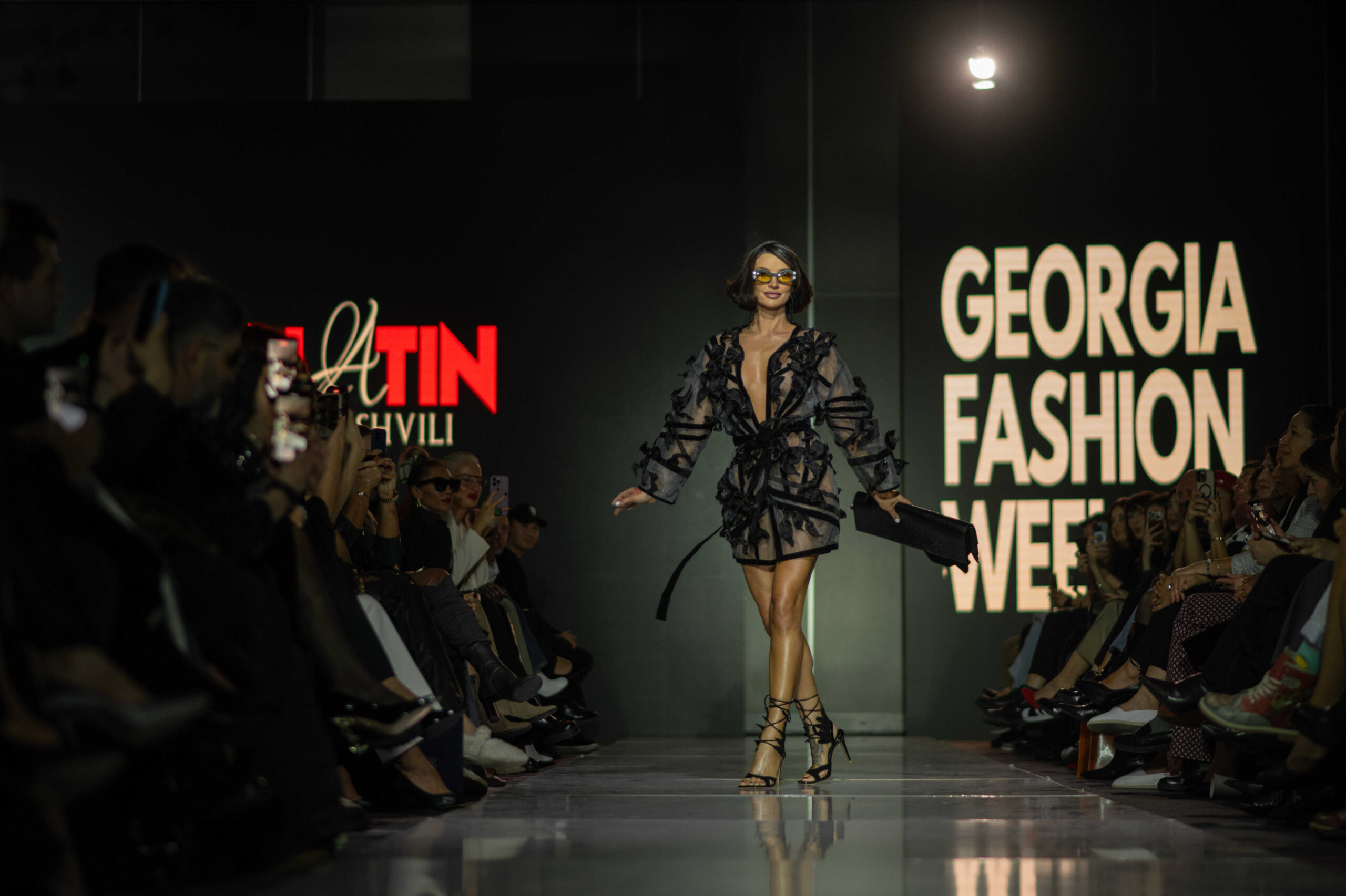 ექსკლუზიური ფოტო Georgian Fashion Week-დან: ალექსანდრა პაიჭაძე TINA TIN-ის სამოსში