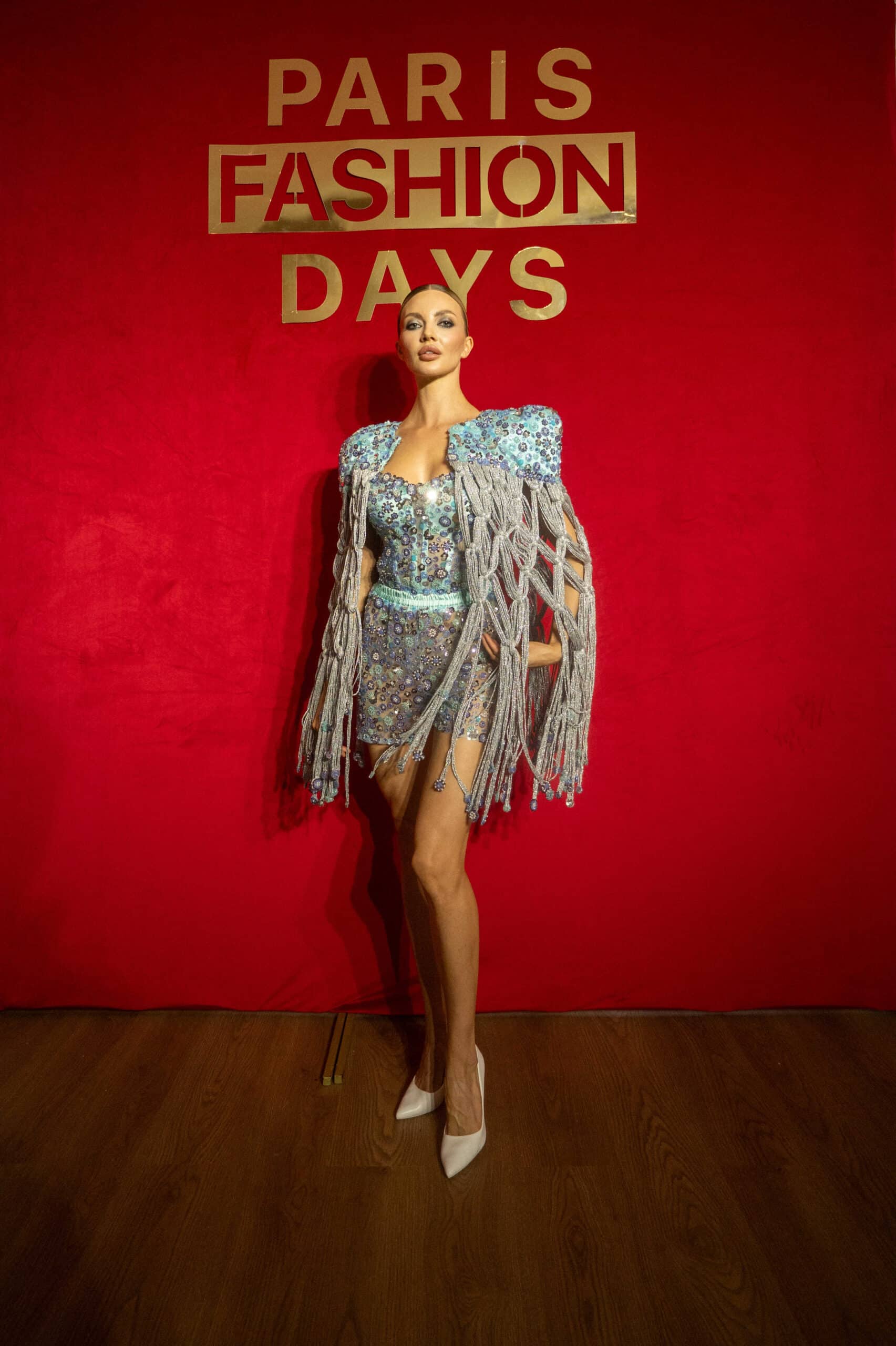 მოდელის პორტრეტი- იულიანა გრადსკის ბრწყინვალება მაღალი მოდის ფოტოგრაფიაში