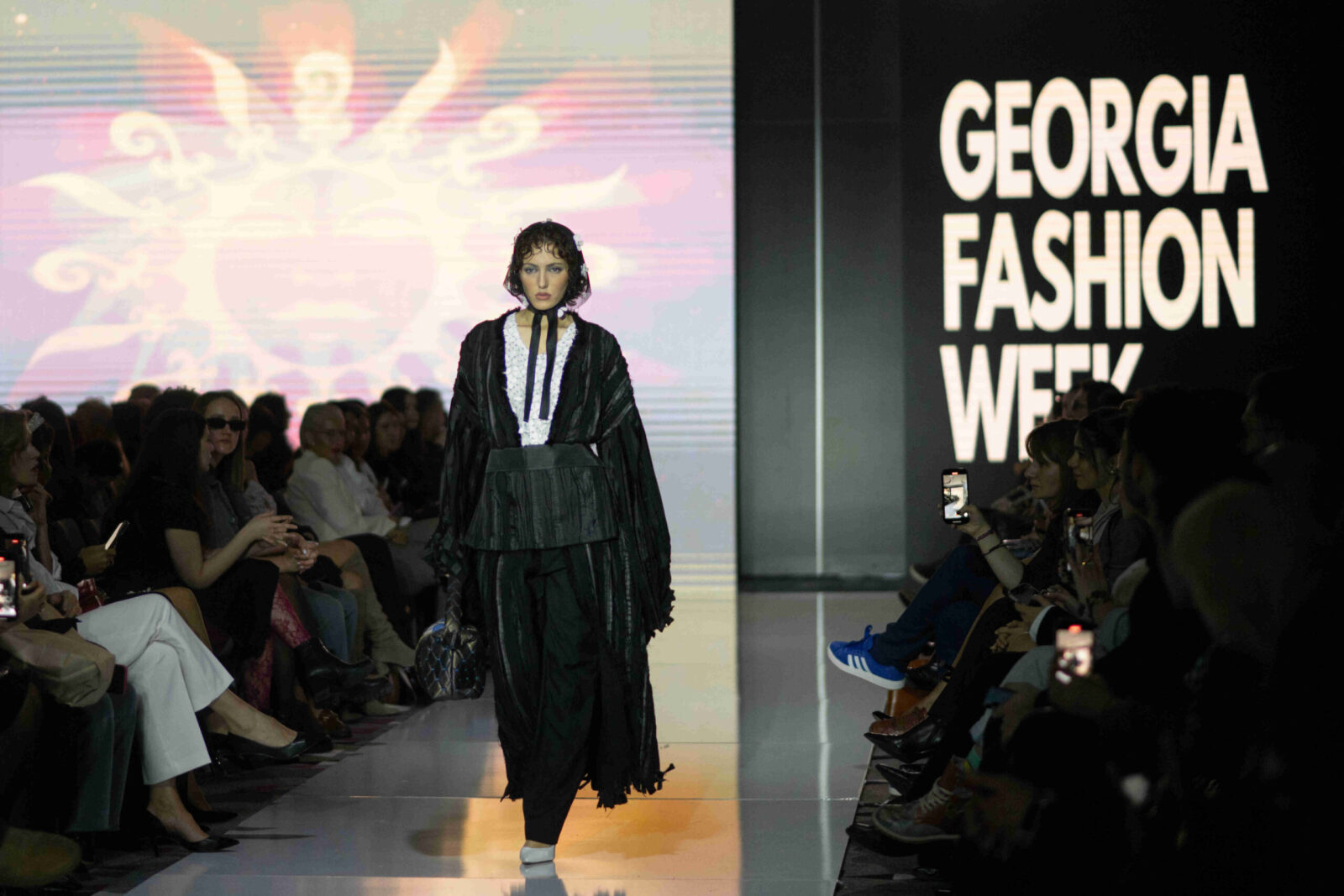 silhouette-sofia-kharchi